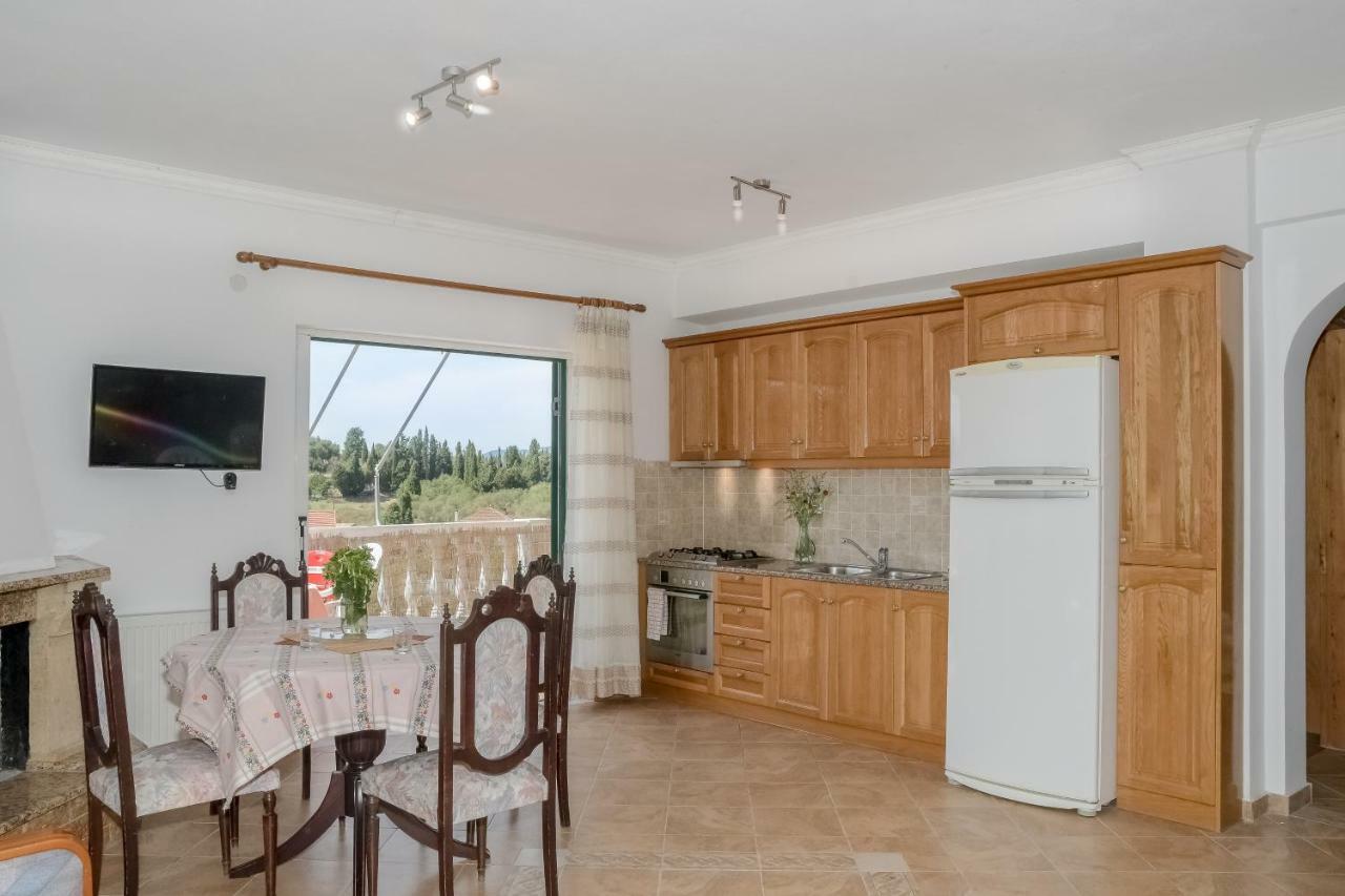 Modern Flat With Beautiful Views In South Of Corfu Apartment Lefkimmi  Exterior photo